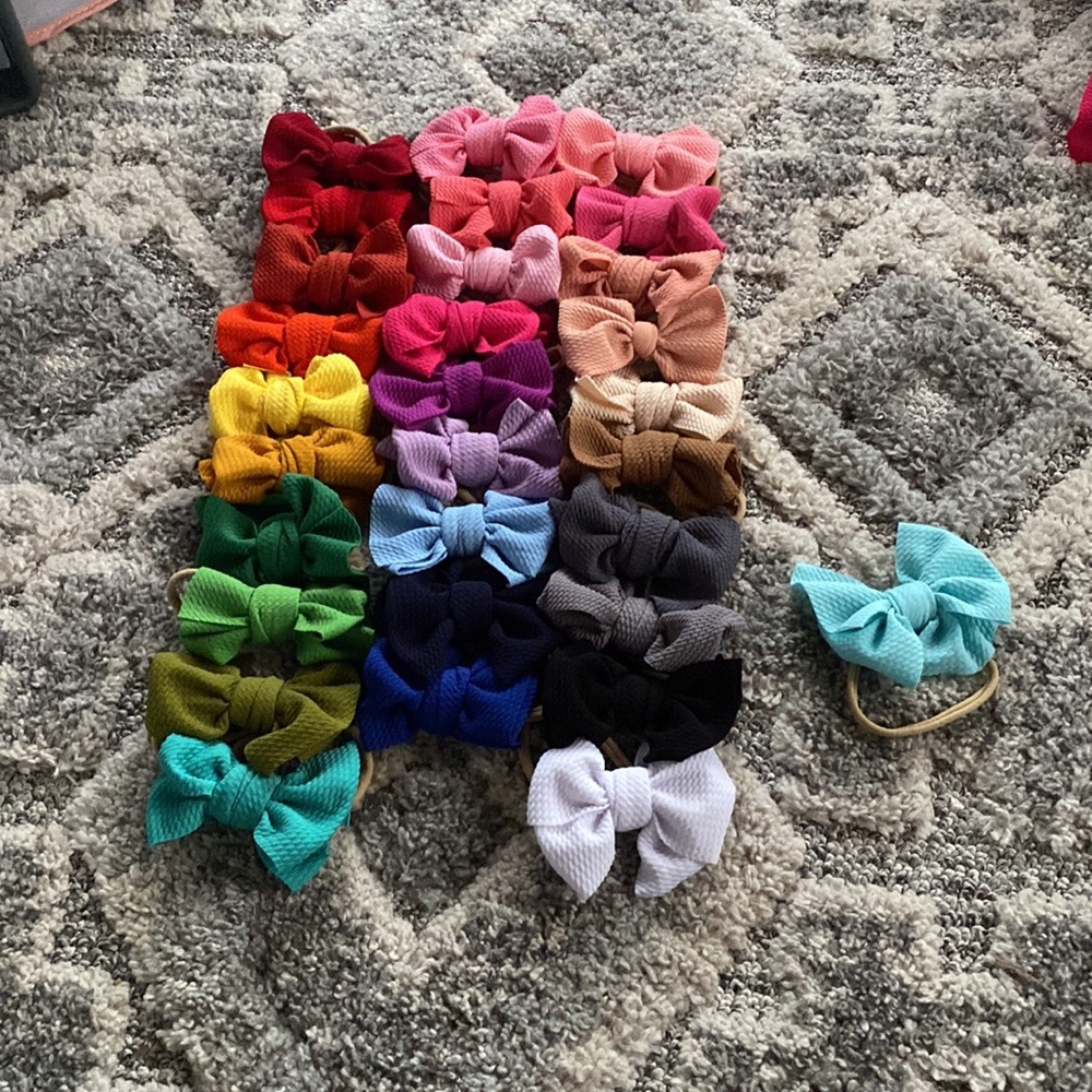 Boutique Bullet Fabric Baby Girl Bows - On Soft Headband - 30 Pack - Picture 3 of 3